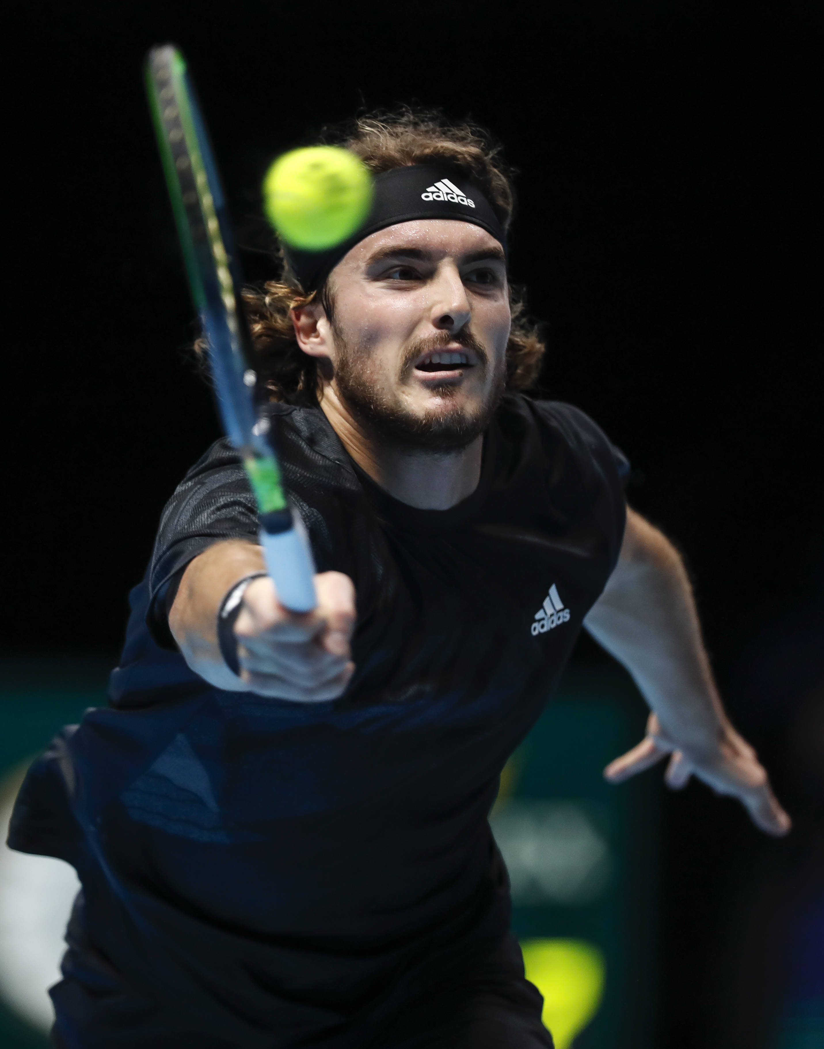 开云体育下载-关于西班牙网球队完胜德国网球队，西西帕斯高光表现的信息