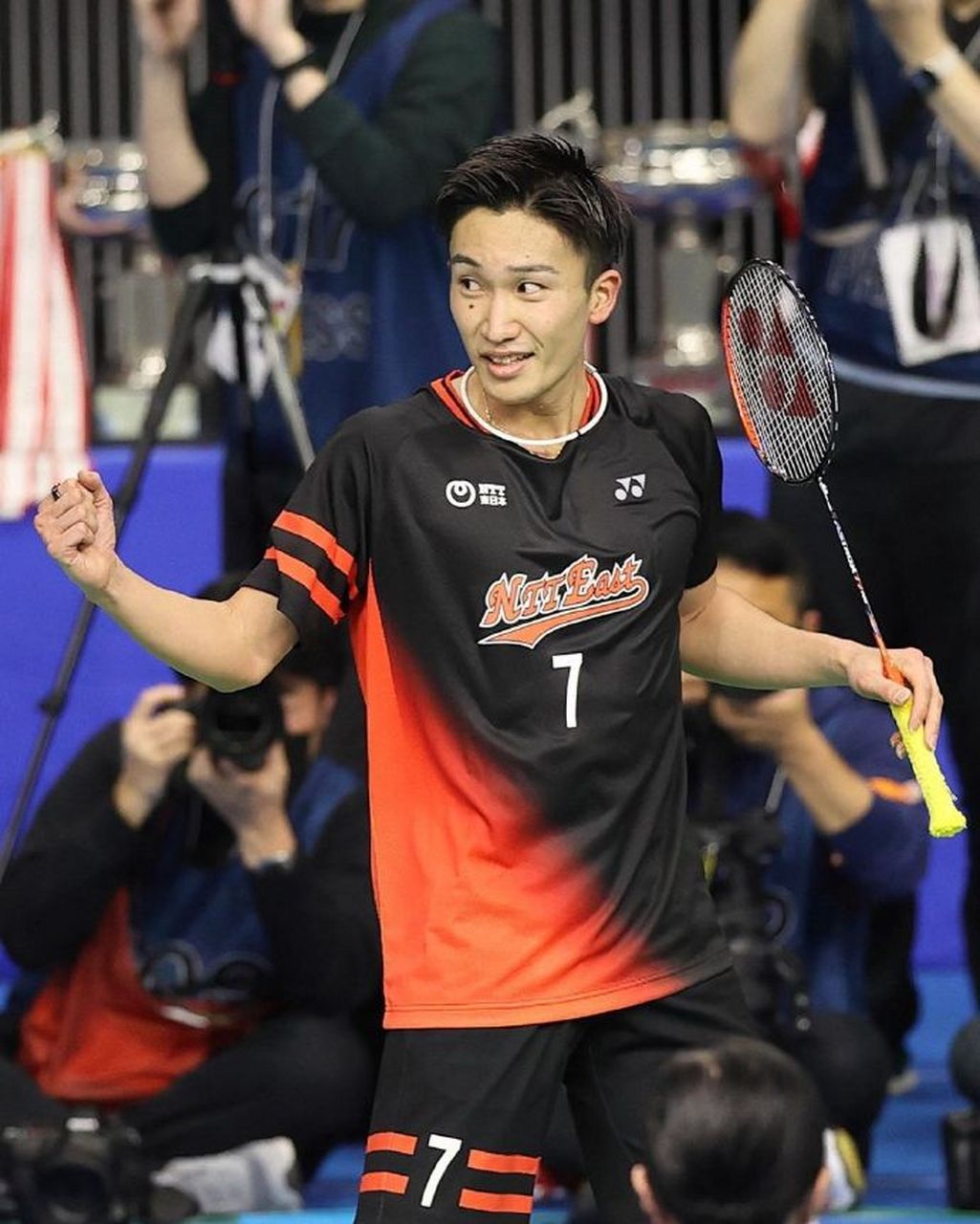 包含泰国羽毛球队险胜印度羽毛球队，桃田贤斗制霸全场的词条