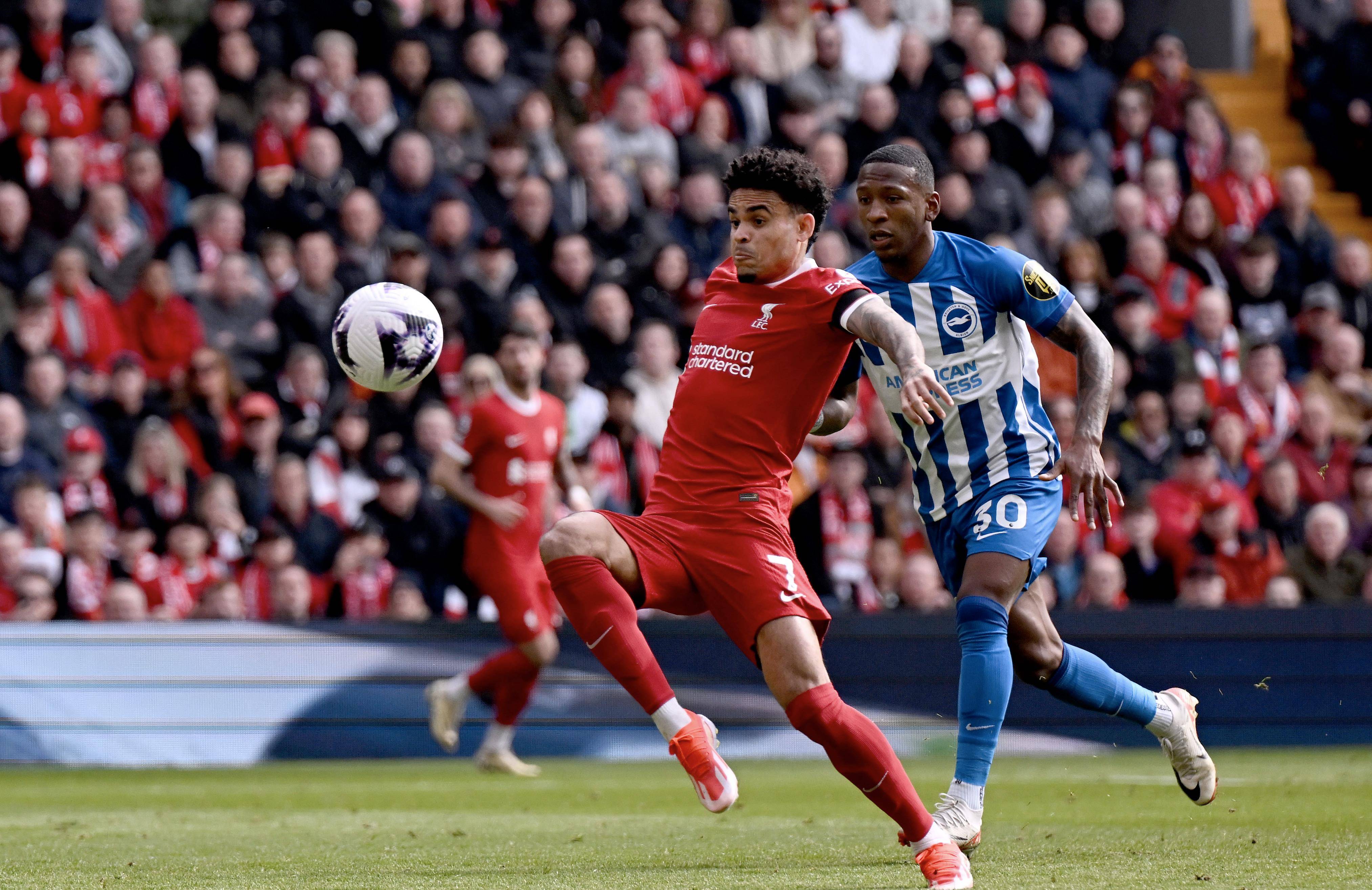 阿森纳球迷快乐欢呼,球队实力强劲的简单介绍 阿森纳球迷快乐欢呼,球队实力强劲的简单介绍