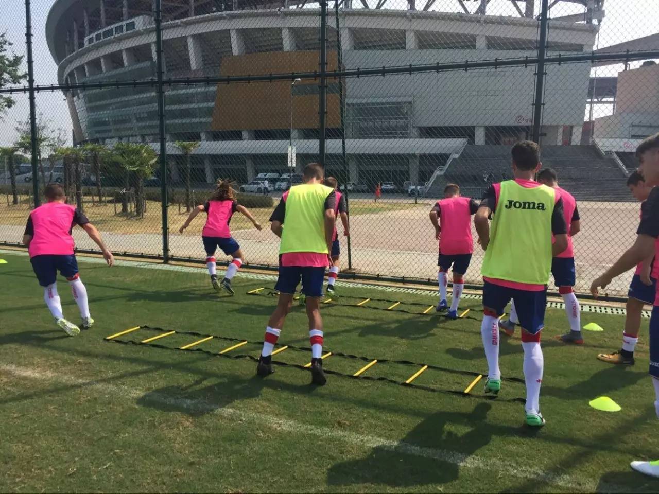 包含格拉纳达主场告捷,实现逆转的词条 包含格拉纳达主场告捷,实现逆转的词条