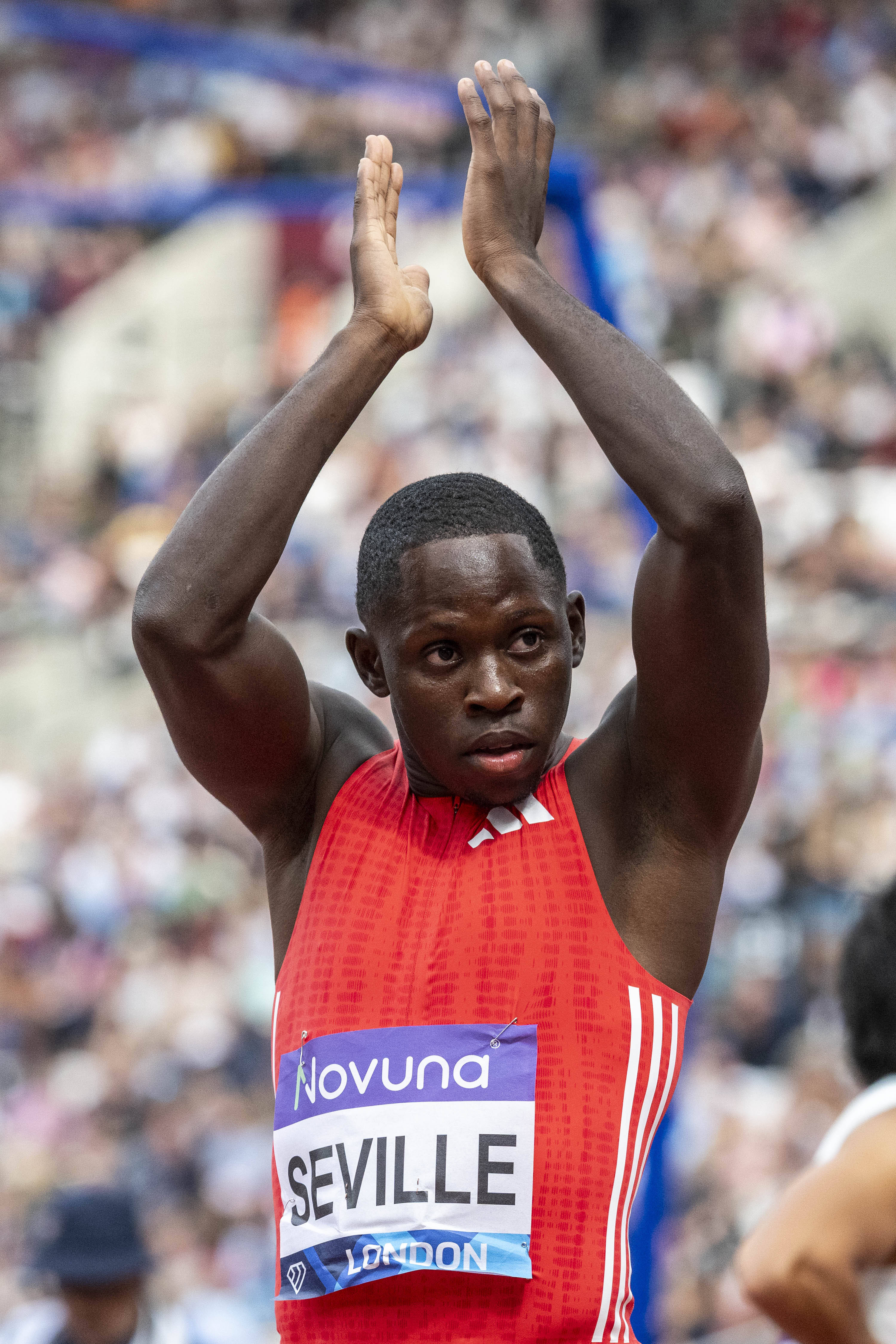 南非运动员再度登上领奖台，取得佳绩