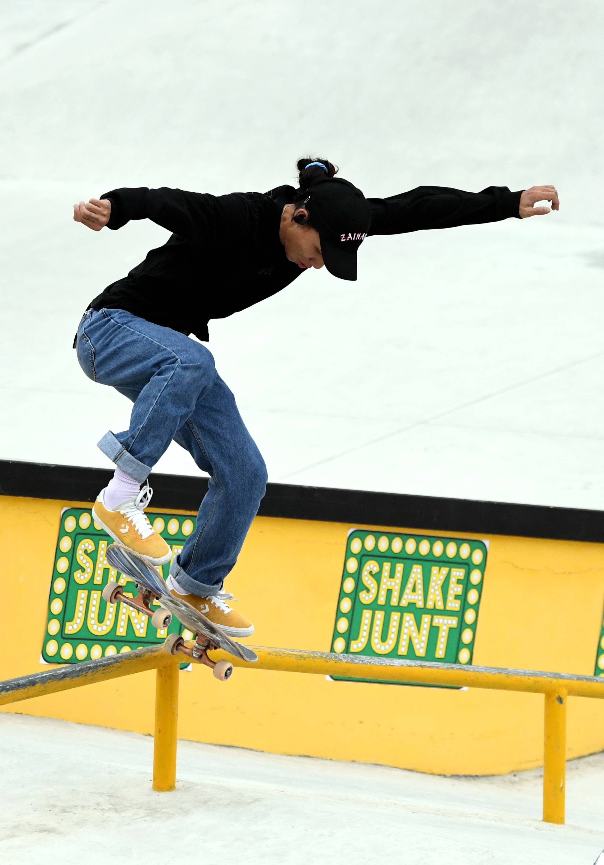 加拿大滑板选手完美演绎，惊艳全场