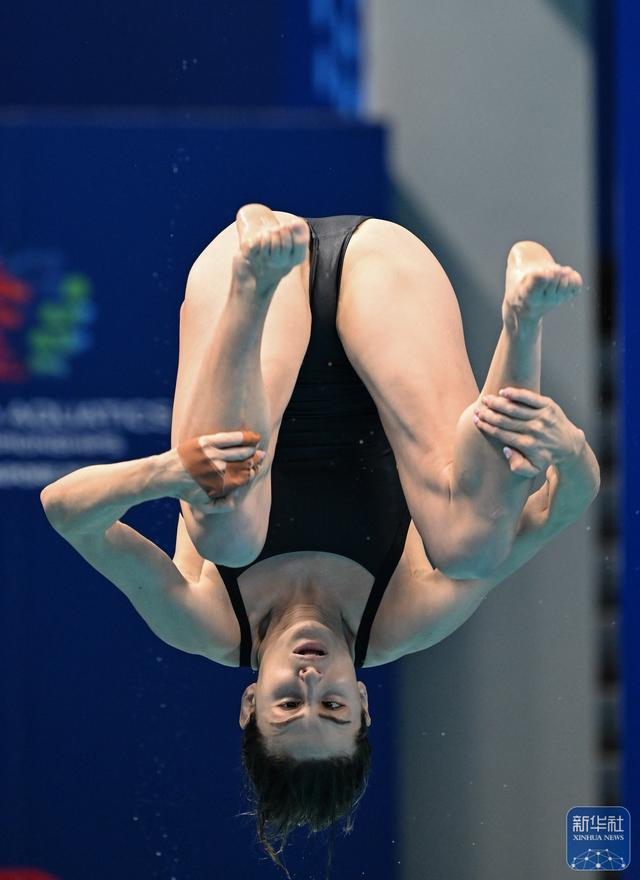 开云体育官方网站-世界级跳水选手再度登顶，稳操胜券夺冠