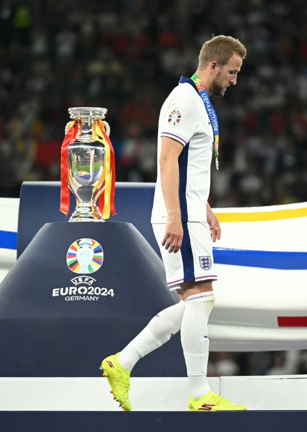 开云体育在线-英格兰击败西班牙，提前锁定小组第一的简单介绍