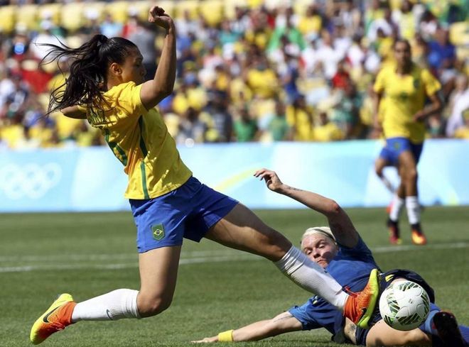 开云平台-包含巴西女足士气高涨，轻松晋级淘汰赛的词条