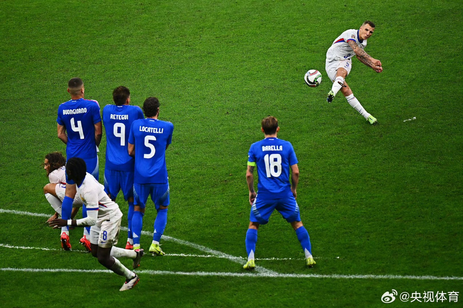 欧预赛热门球队对决：一决胜负