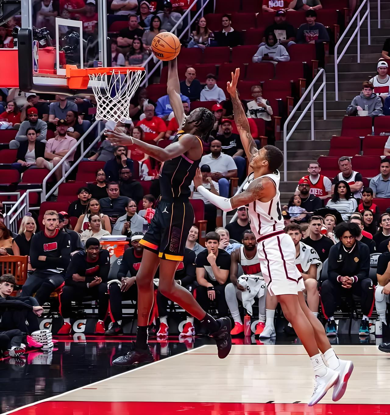 关于火箭战胜公牛，哈登封王杀出取得胜利的信息