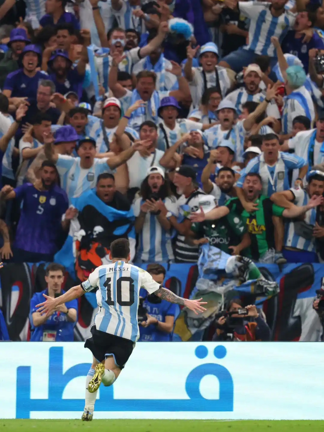 包含巴萨翻盘比利时，梅西惊艳四座的词条