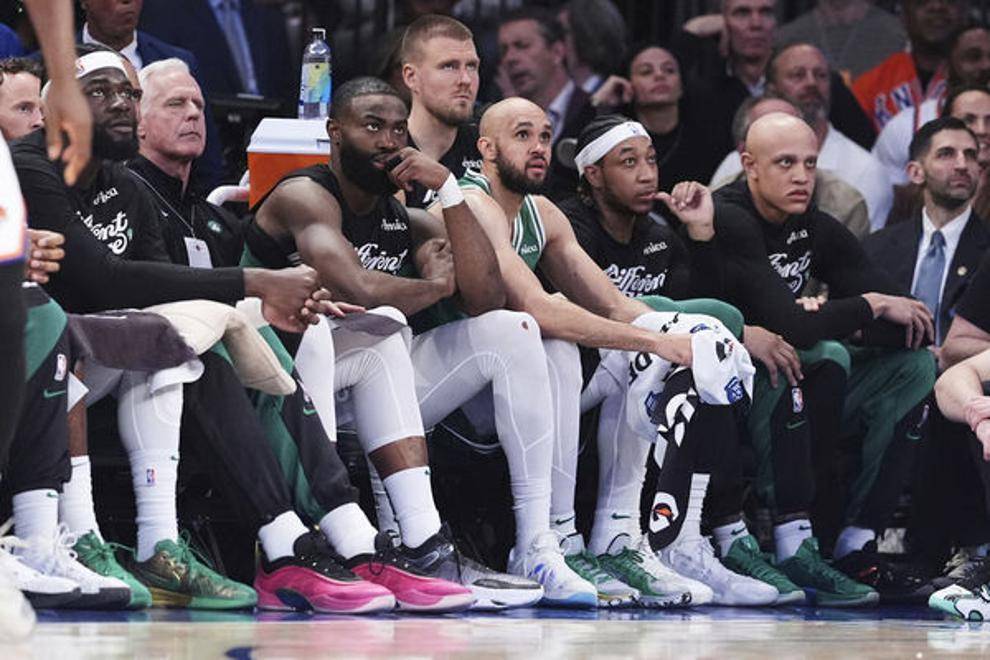 雄鹿横扫凯尔特人,克莱带队取胜 雄鹿横扫凯尔特人,克莱带队取胜