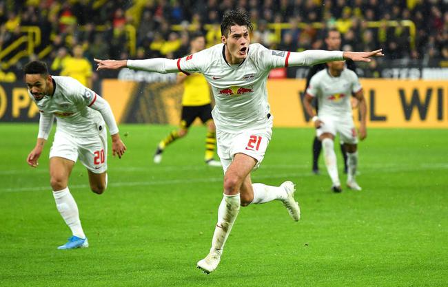 关于奥地利险胜莱比锡红牛，阿什拉夫高光表现的信息