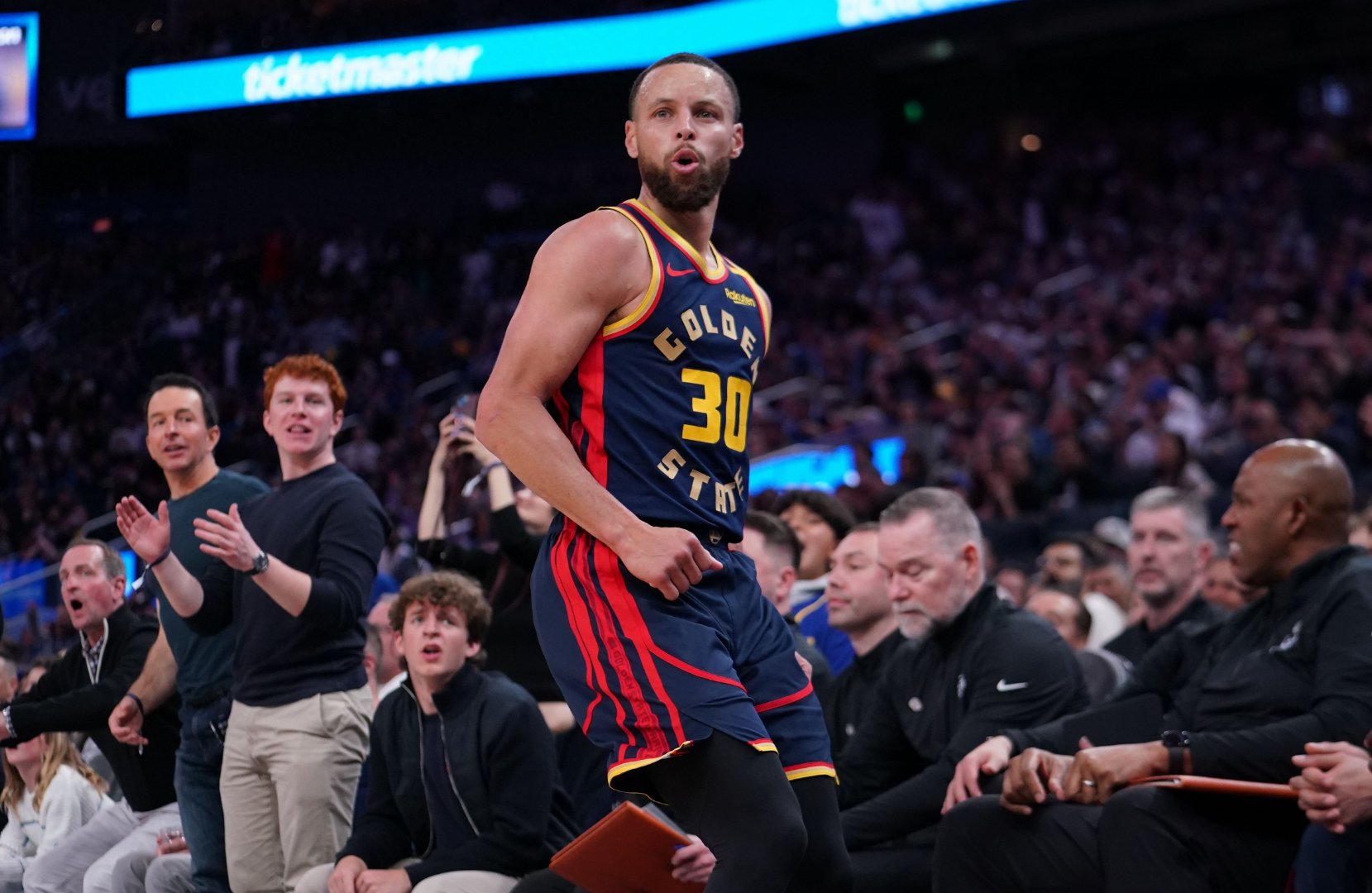 开云体育下载-灰熊横扫太阳，布克点燃赛场的简单介绍