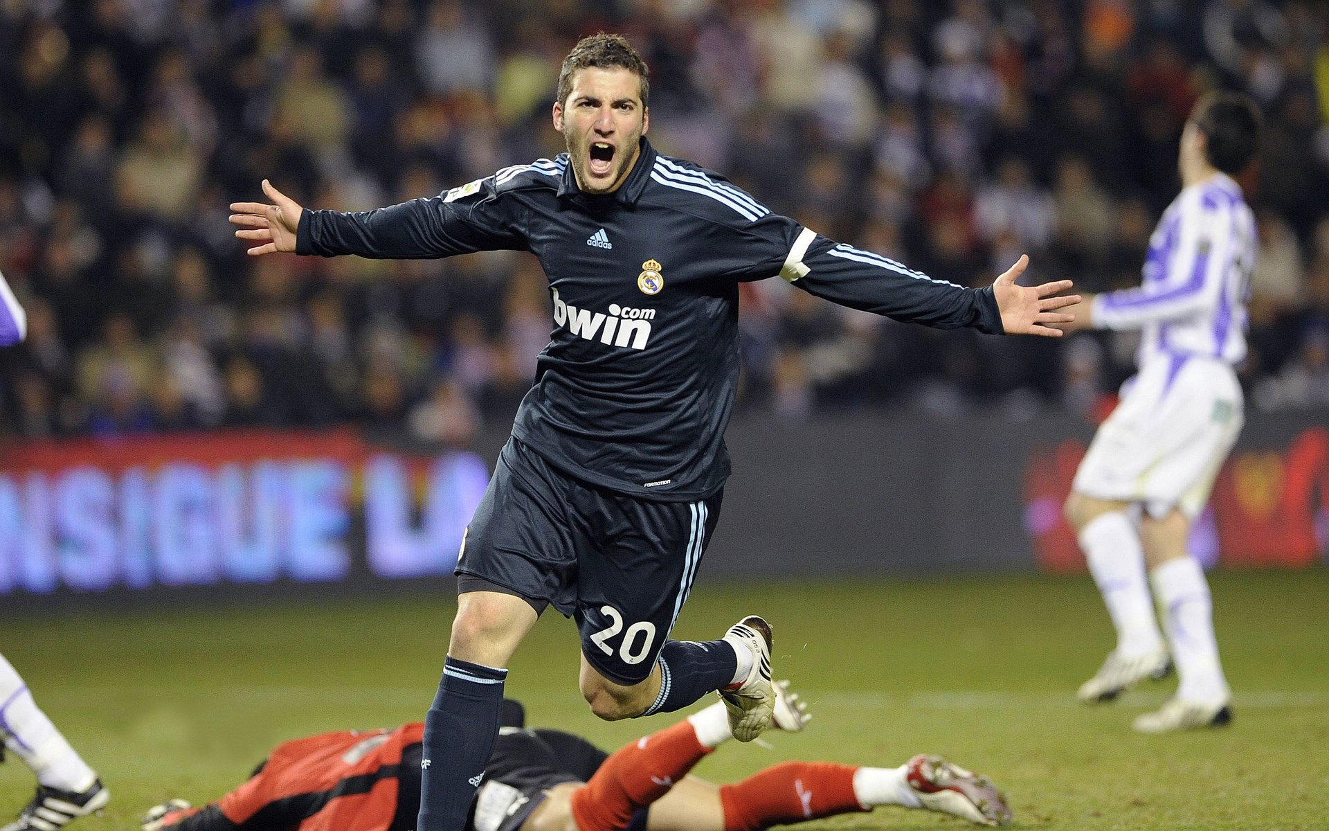 从加拿大绝杀几内亚到阿什拉夫德甲封神，体育竞技中唯一性的永恒魅力