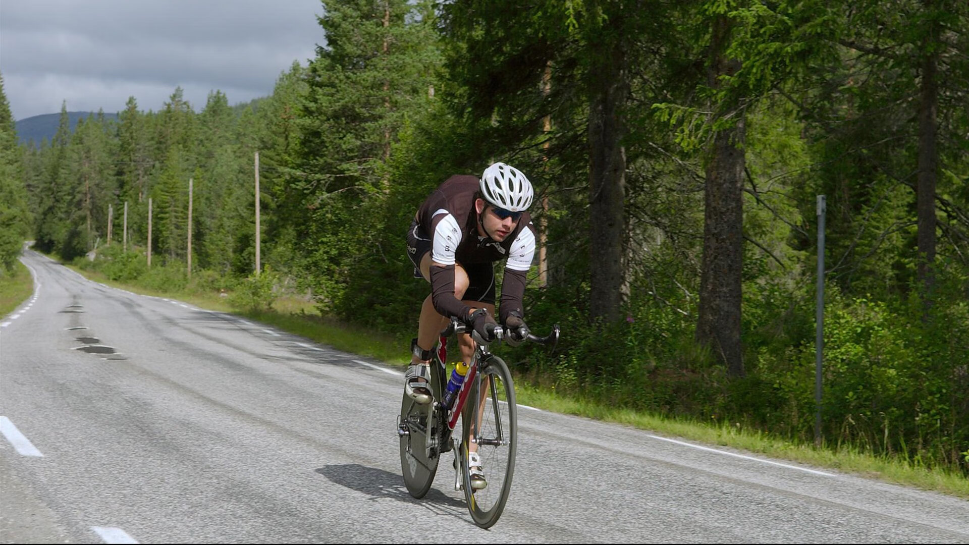 开云体育app-绿茵场上的碾压与乒乓台前的惊艳，当德国战车遇见东方利刃